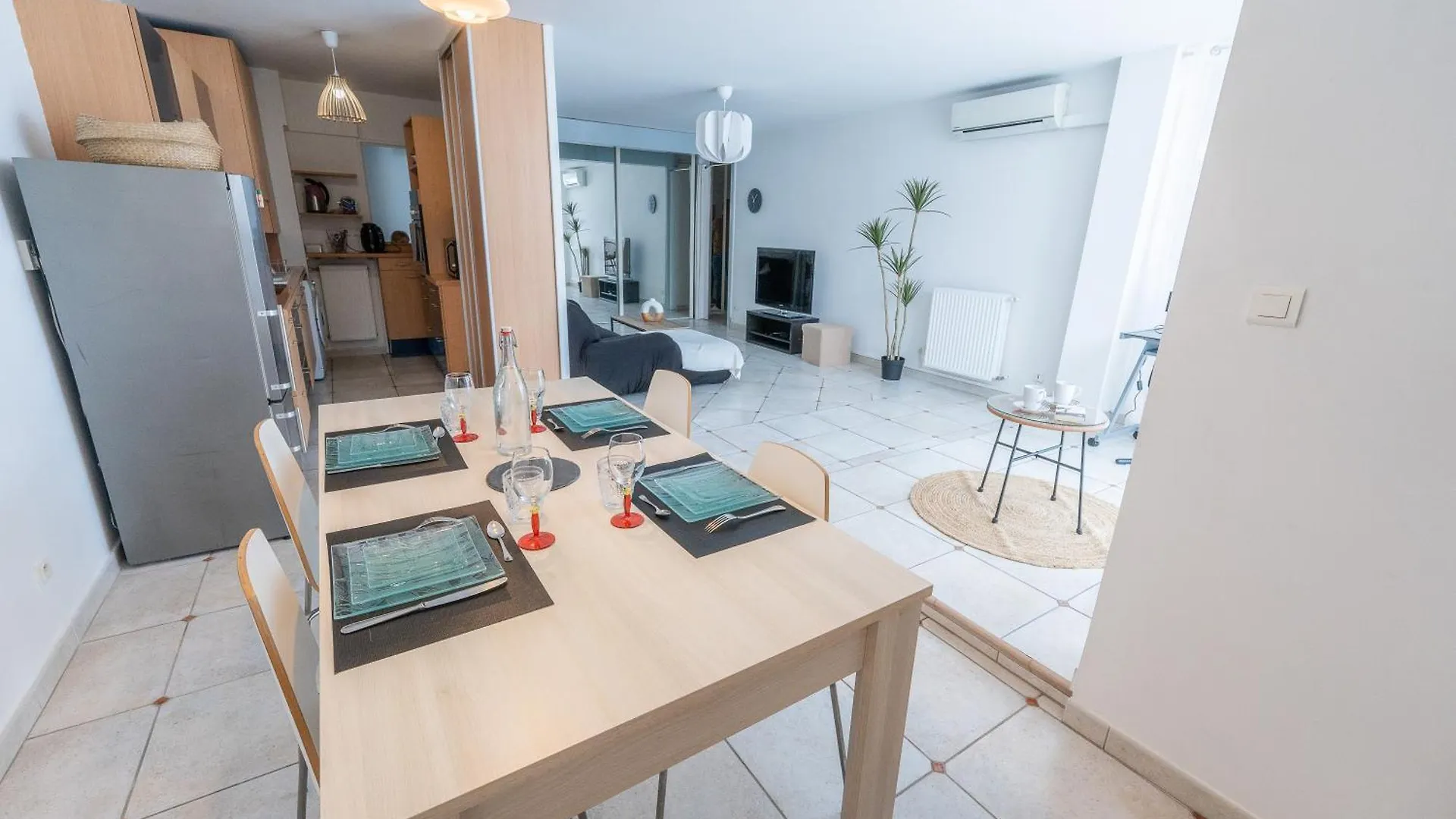 Apartment Les Salins * Appartement * Clim * Wifi * Commerces Fos-sur-Mer