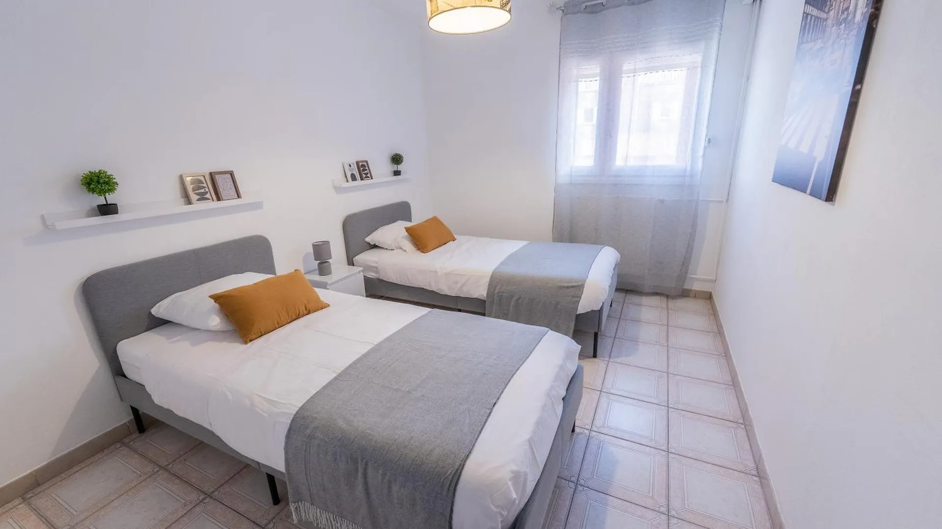 Les Salins * Appartement * Clim * Wifi * Commerces Fos-sur-Mer 0*,  France